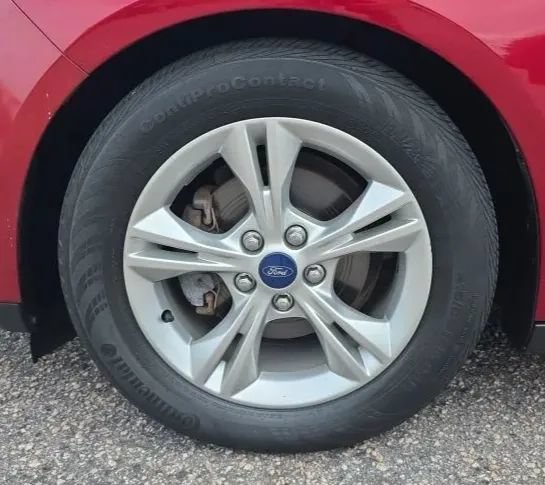 Used 2014 Ford Focus SE w/ SE Winter Package FWD image 42