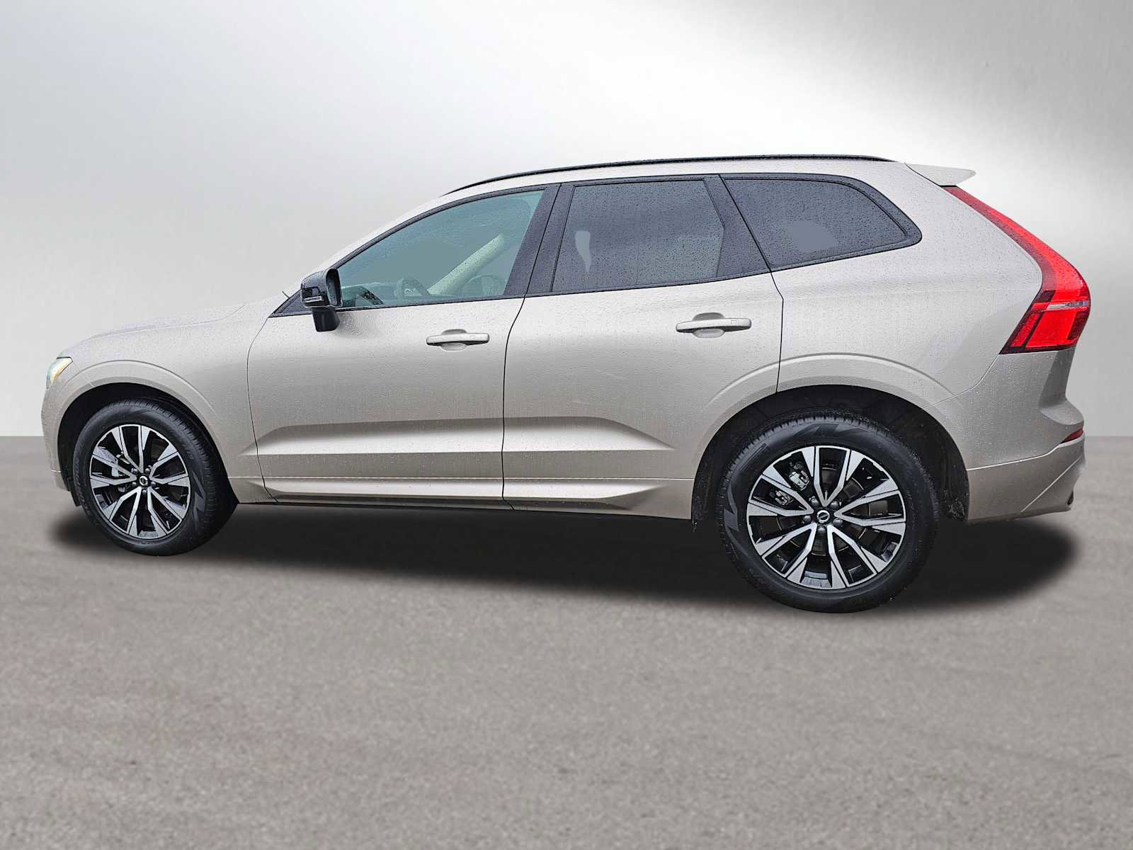 Certified 2025 Volvo XC60 B5 Core w/ Protection Package Premier image 6