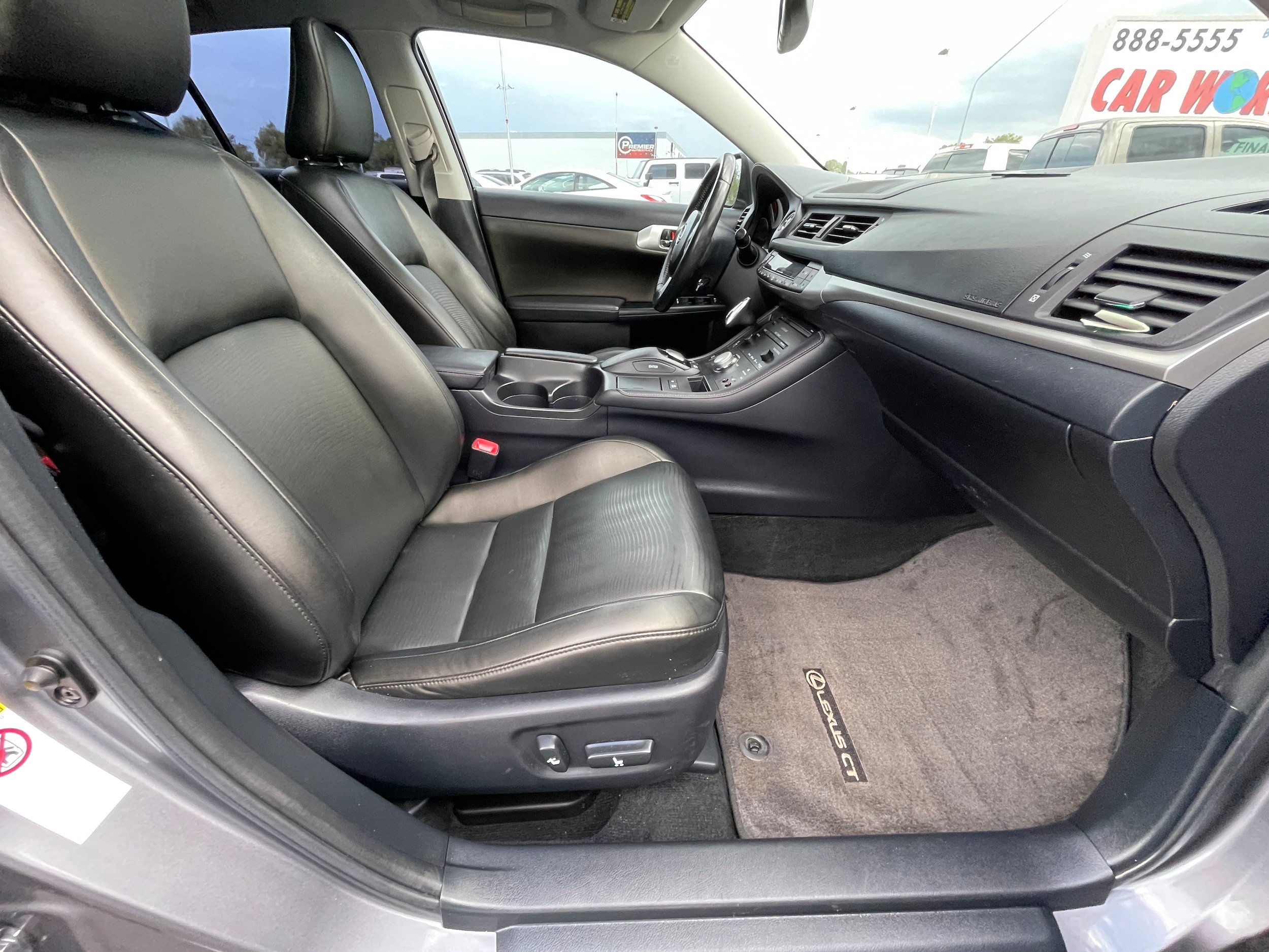 Used 2013 Lexus CT 200h w/ Premium Pkg w/Navigation FWD image 26