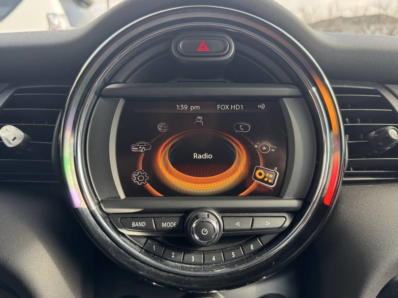 Used 2016 MINI Cooper 4-Door Hardtop image 13