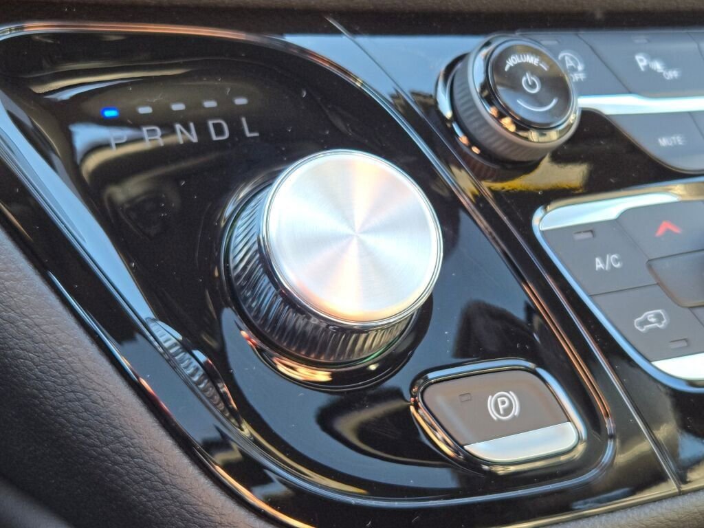 New 2026 Chrysler Pacifica Limited w/ S Appearance Package image 28