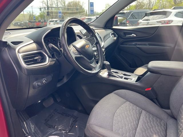 Used 2018 Chevrolet Equinox LT w/ Sun & Infotainment Package image 2
