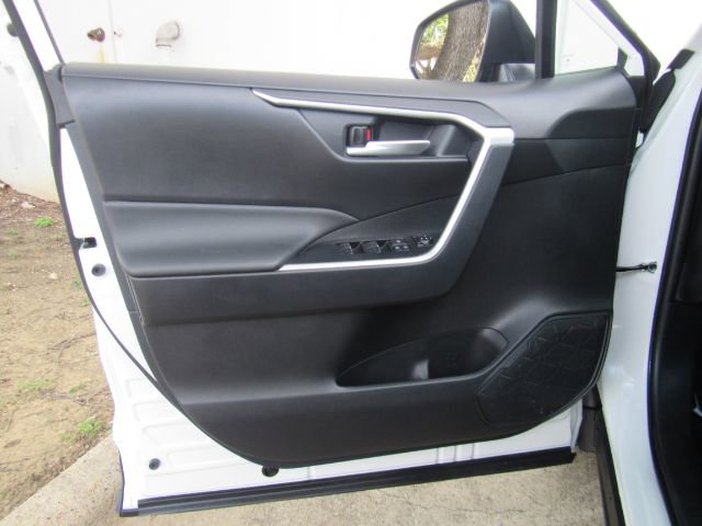 Used 2025 Toyota RAV4 XLE image 11