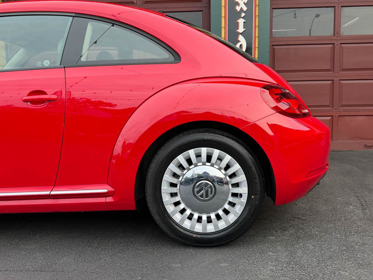 Used 2014 Volkswagen Beetle 2.5 FWD image 30