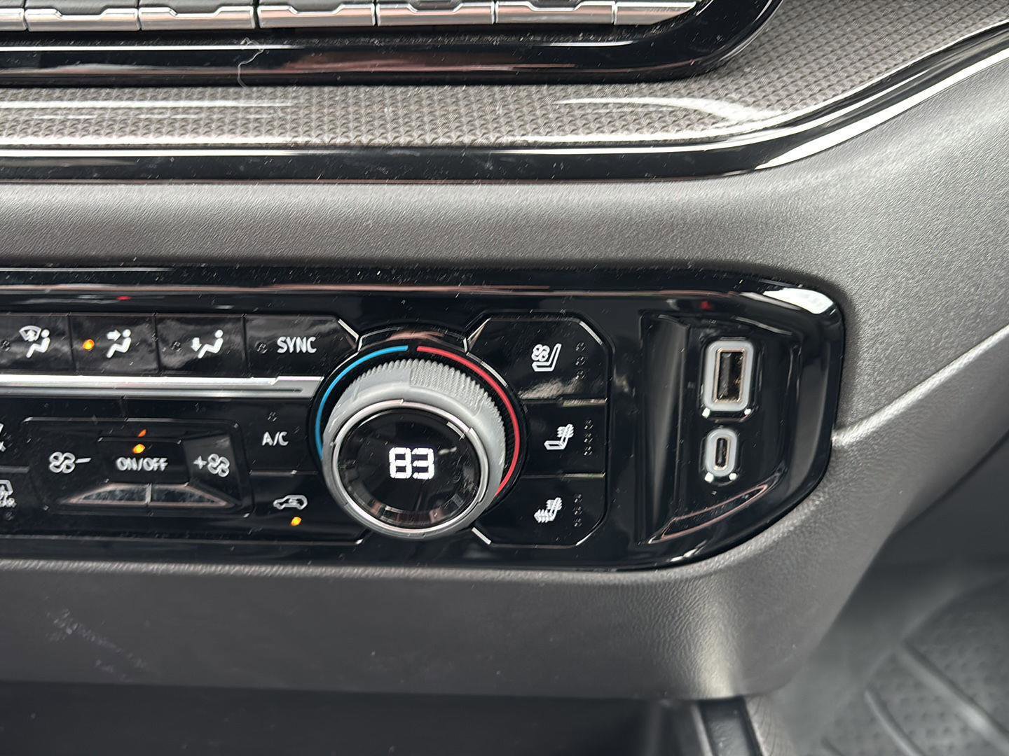Used 2024 Chevrolet Silverado 1500 ZR2 w/ Technology Package image 28