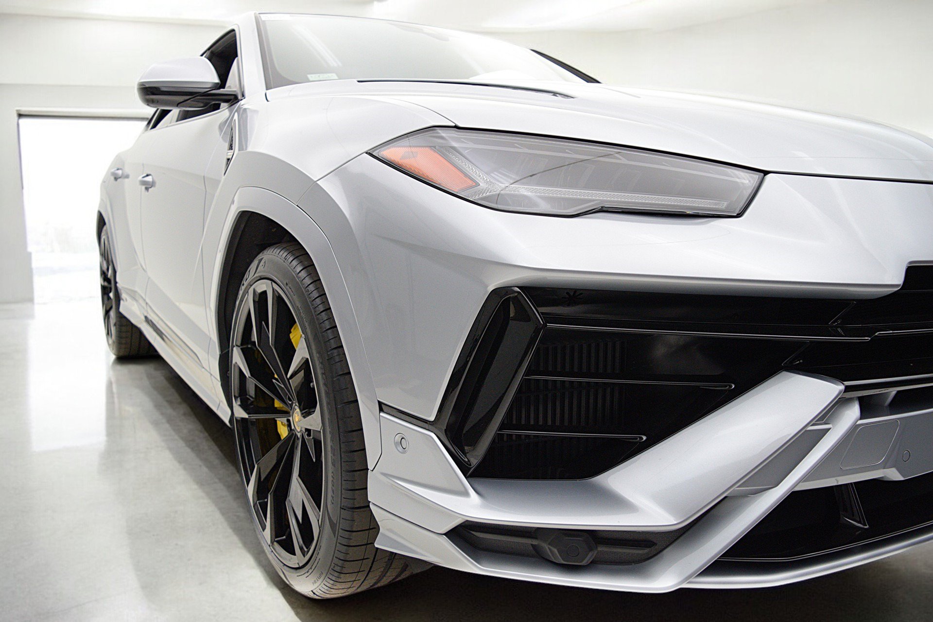 Used 2023 Lamborghini Urus S AWD/4WD image 13