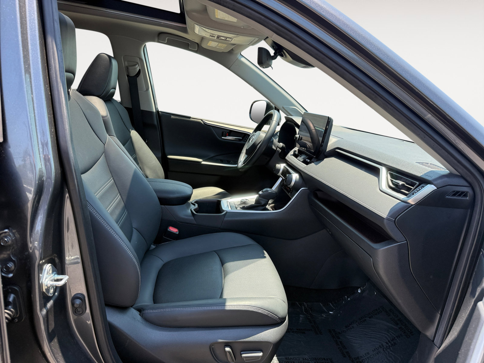 Used 2023 Toyota RAV4 Limited AWD/4WD image 19