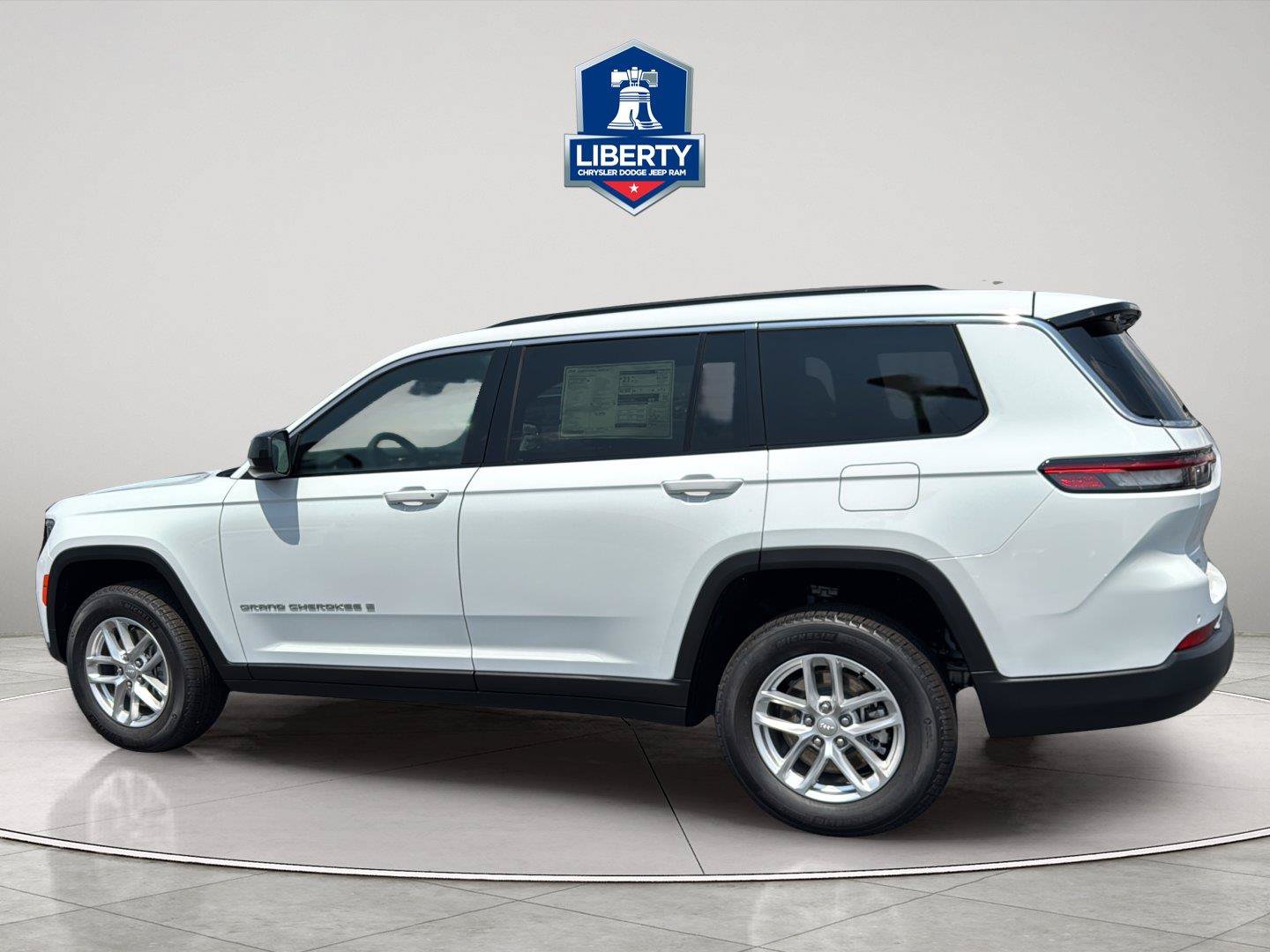 New 2026 Jeep Grand Cherokee L Laredo AWD/4WD image 6
