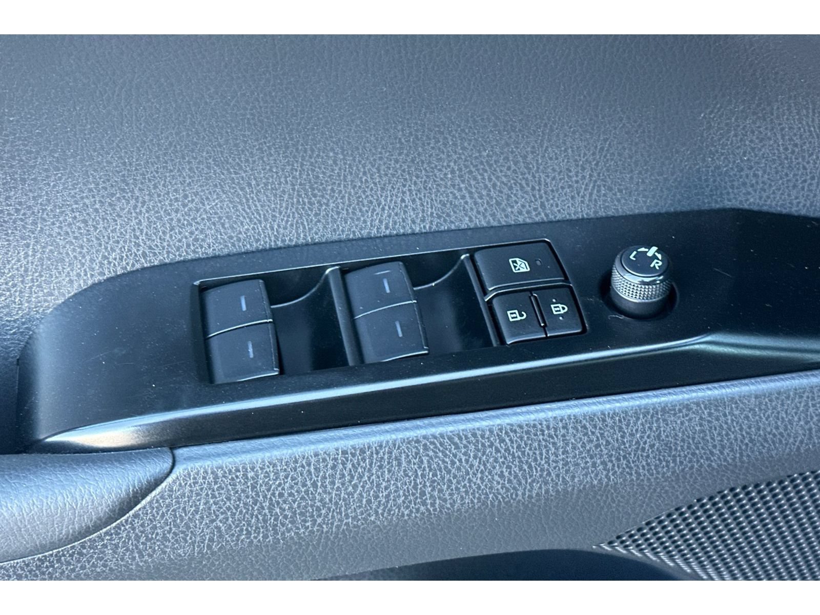 Used 2025 Toyota Camry LE FWD image 12