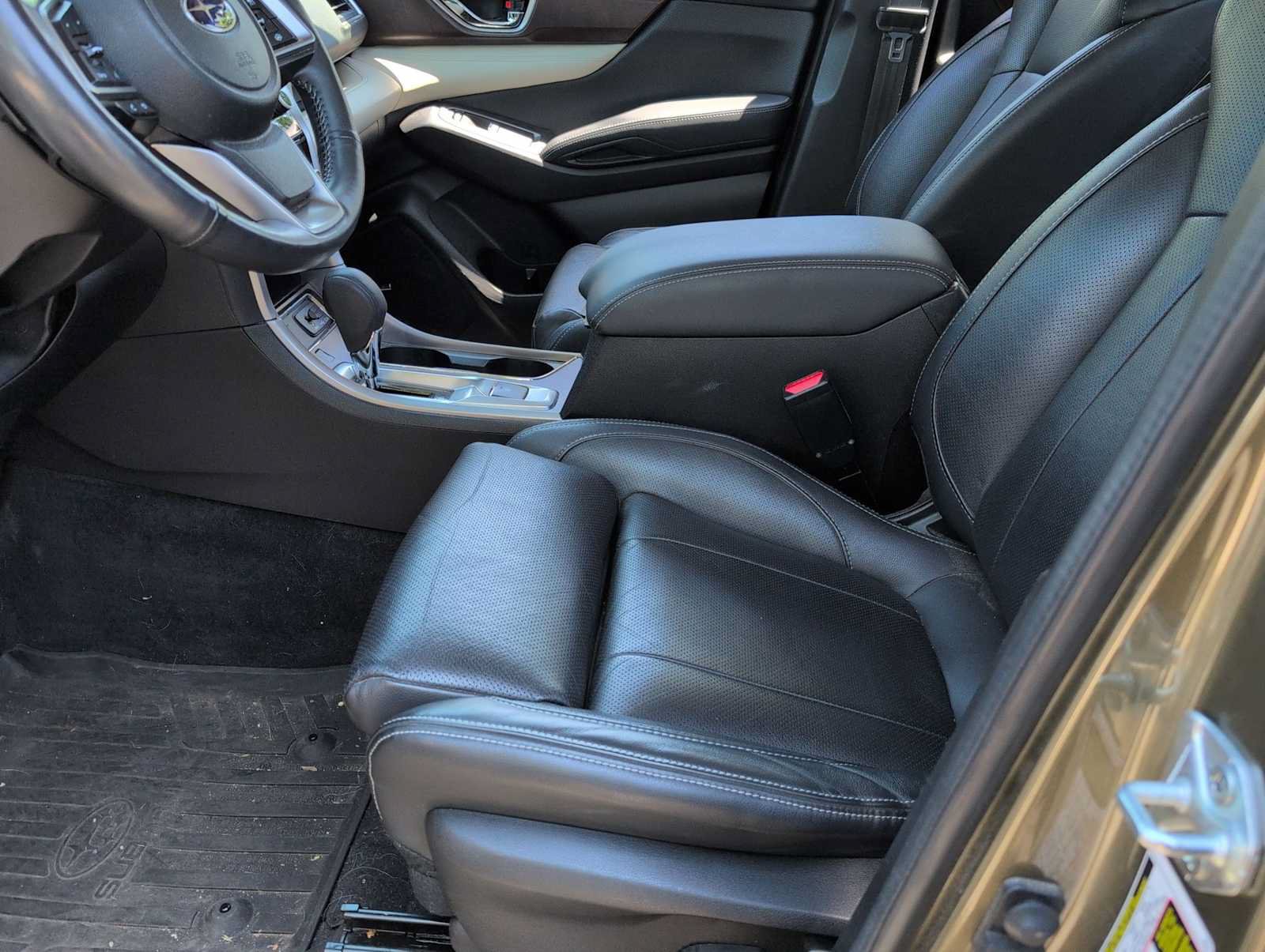 Certified 2022 Subaru Ascent Touring AWD/4WD image 16