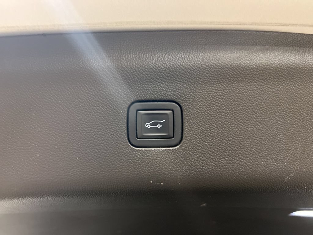 Certified 2022 Buick Enclave Essence w/ Experience Buick Package AWD/4WD image 8
