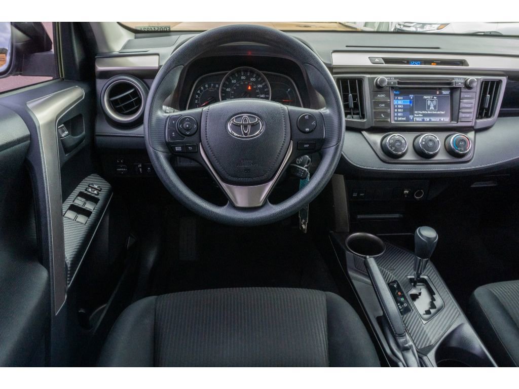 Used 2015 Toyota RAV4 LE image 18