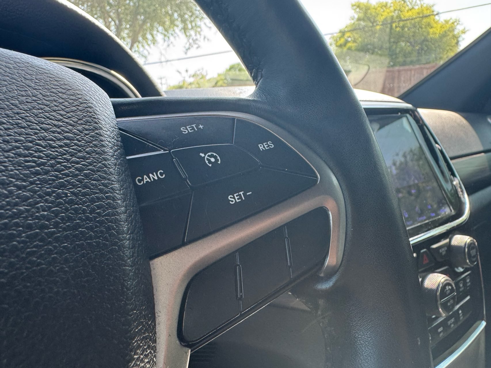 Used 2019 Jeep Grand Cherokee Altitude AWD/4WD image 16