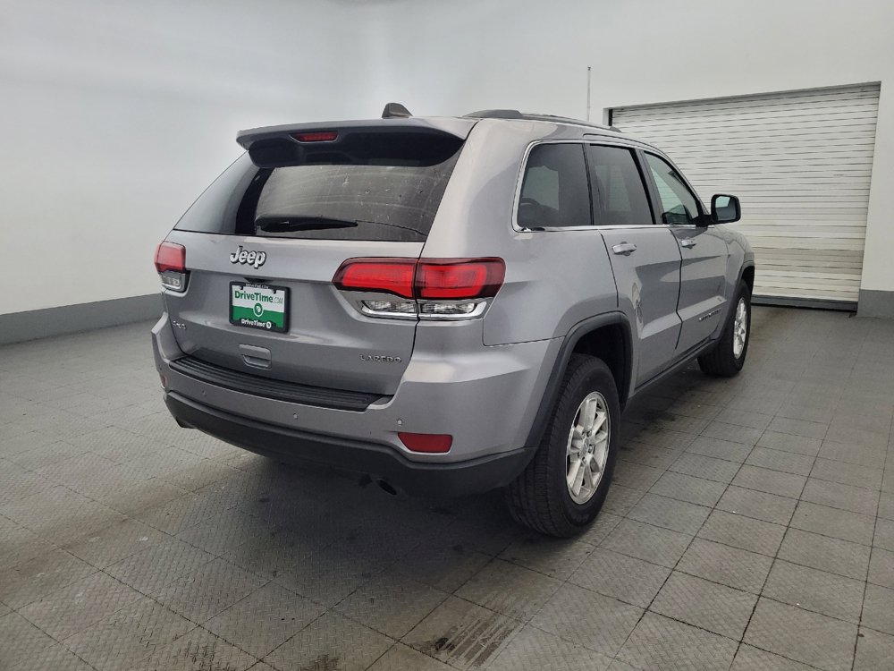 Used 2020 Jeep Grand Cherokee Laredo AWD/4WD image 9