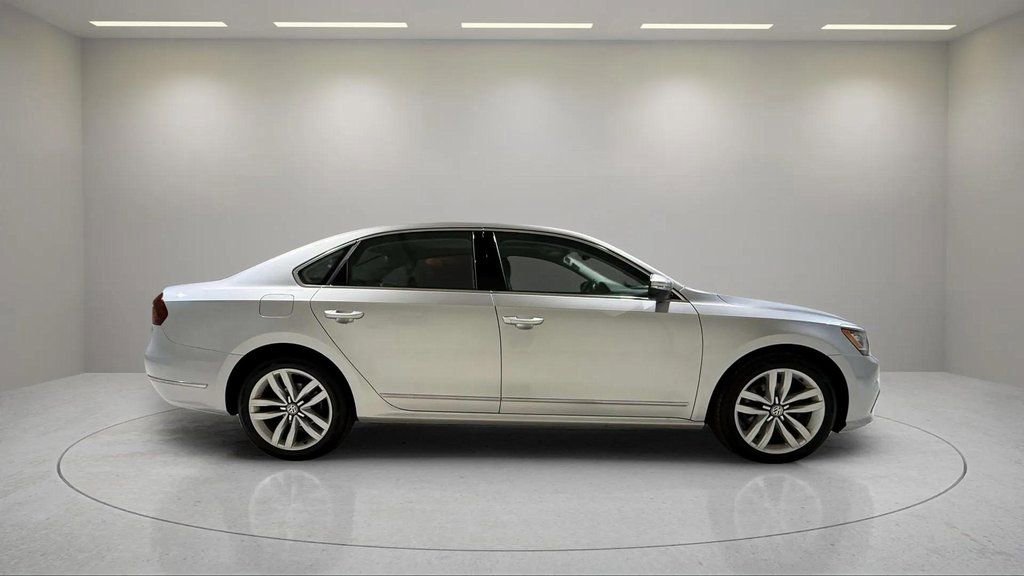 Used 2017 Volkswagen Passat 1.8T SE FWD image 2