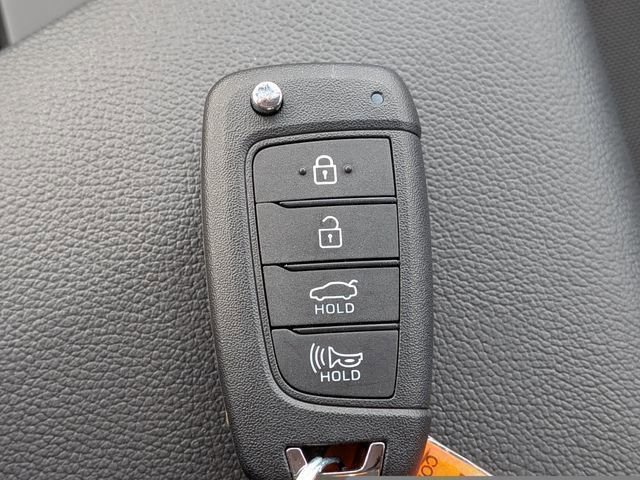 Certified 2026 Hyundai Elantra SE FWD image 25