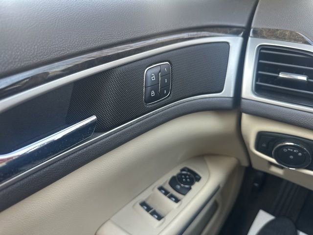 Used 2014 Lincoln MKZ image 11
