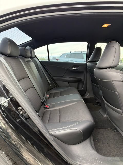 Used 2016 Honda Accord Sport image 7