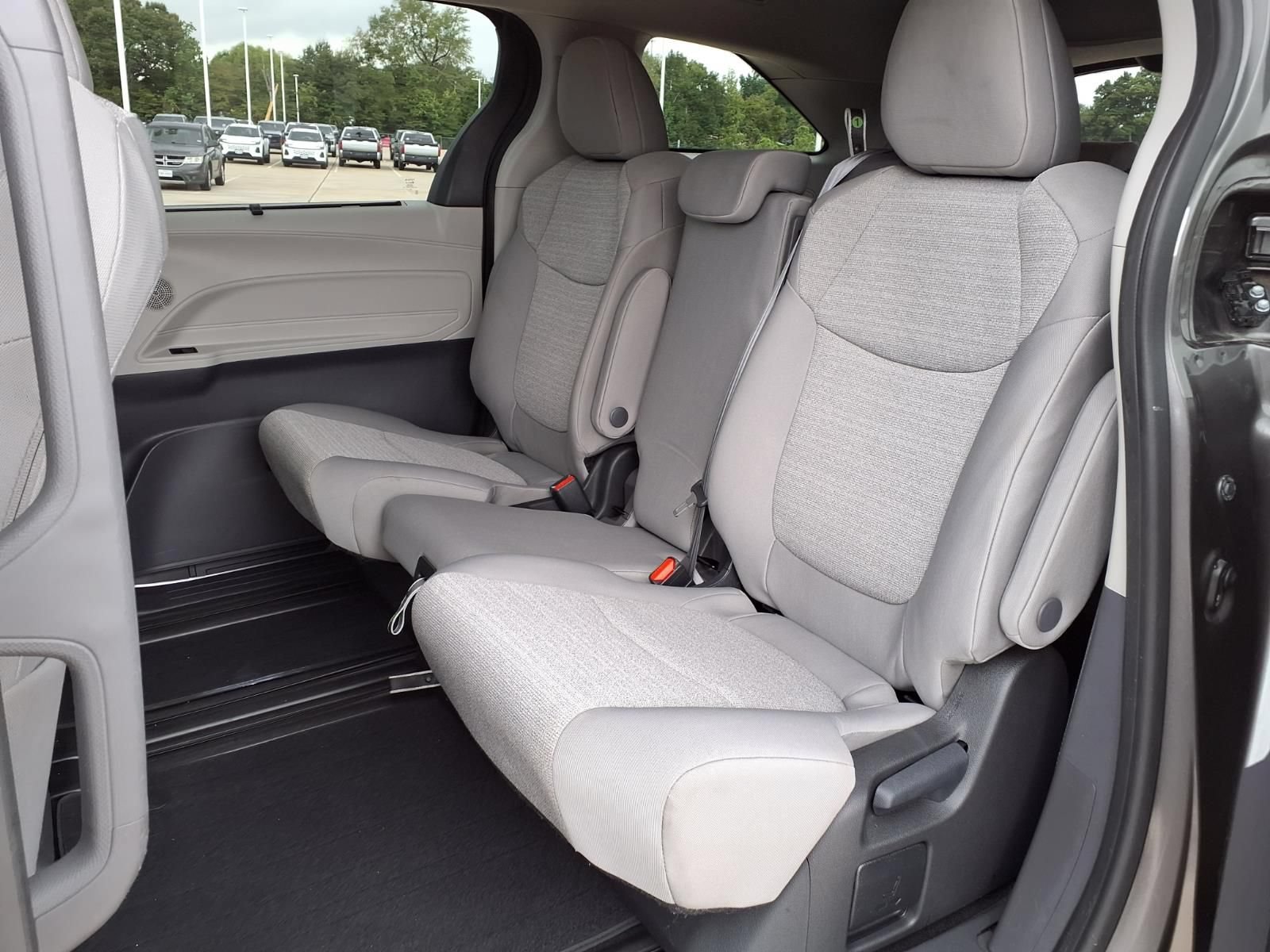 Certified 2023 Toyota Sienna LE FWD image 16