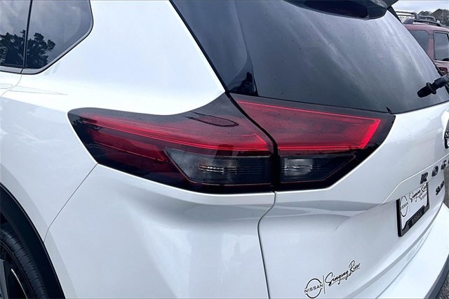 Certified 2025 Nissan Rogue SL w/ SL Premium Package image 20