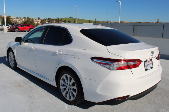 Used 2020 Toyota Camry LE image 5