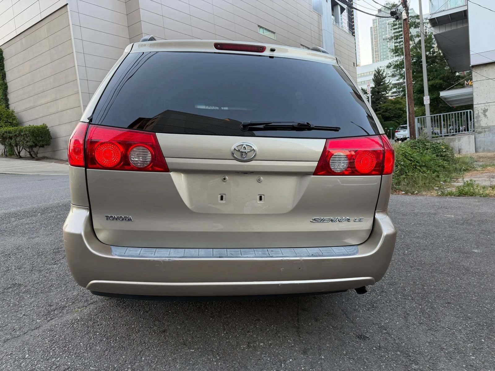 Used 2007 Toyota Sienna CE FWD image 7