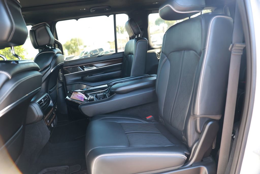 Used 2023 Jeep Grand Wagoneer Series II AWD/4WD image 33