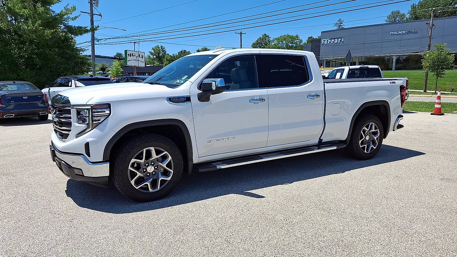 Used 2022 GMC Sierra 1500 SLT w/ SLT Premium Plus Package AWD/4WD image 5