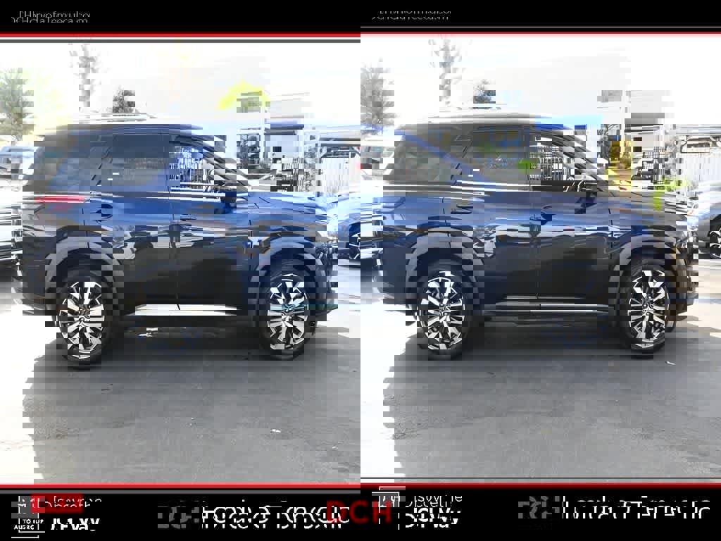 Used 2022 Nissan Pathfinder Platinum w/ Cargo Package image 5