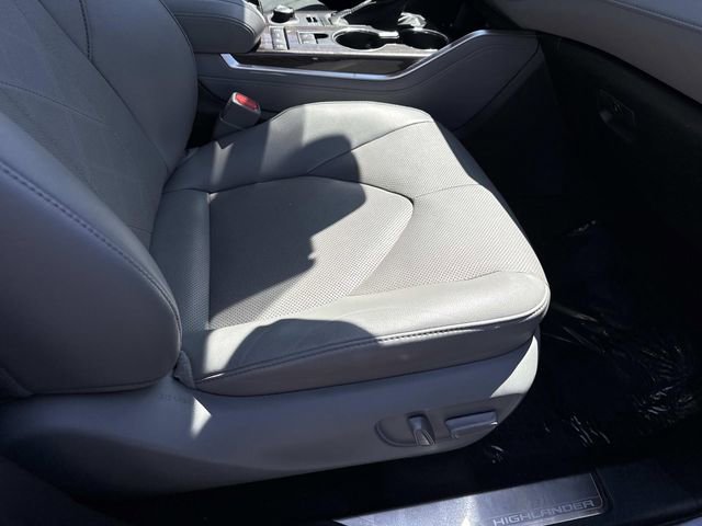 Used 2022 Toyota Highlander Platinum AWD/4WD image 10