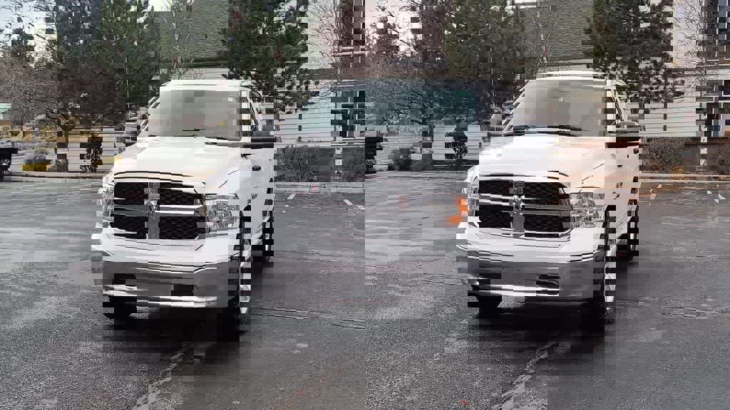 Used 2023 RAM 1500 Classic SLT image 4