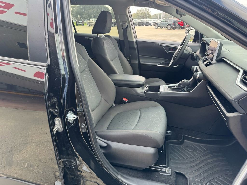 Used 2024 Toyota RAV4 XLE image 23
