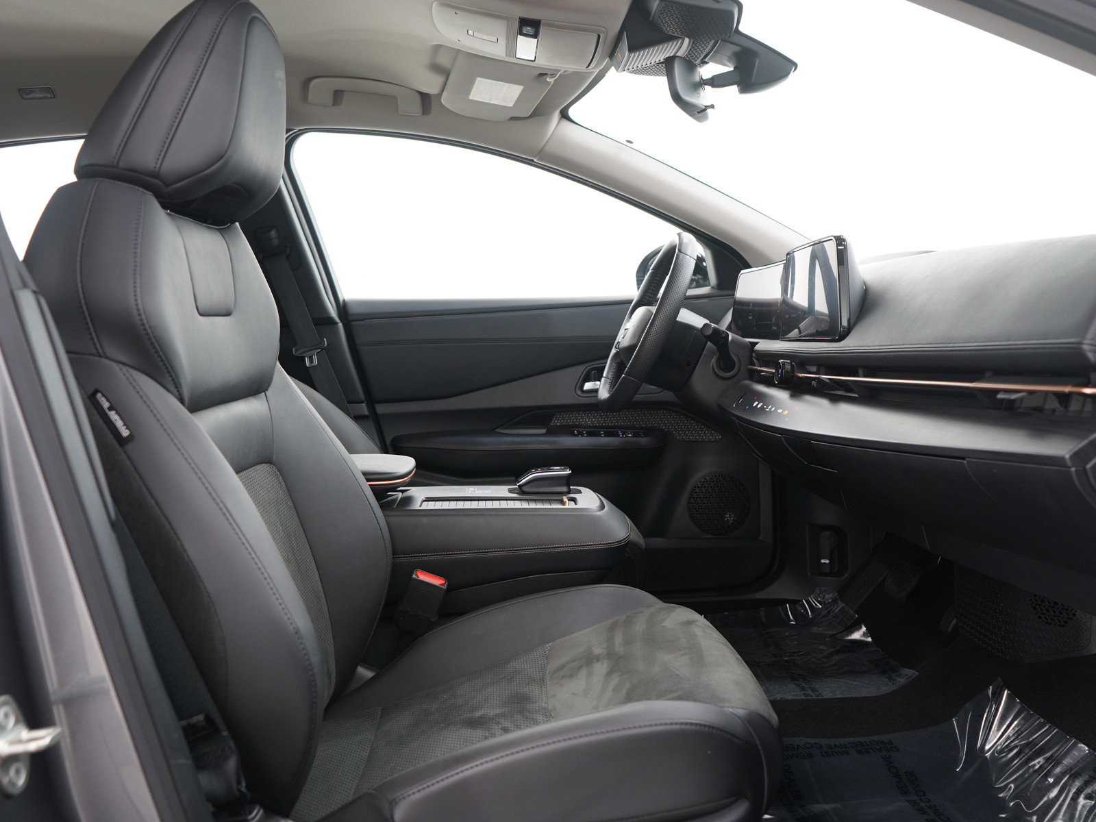 Used 2023 Nissan Ariya AWD image 11