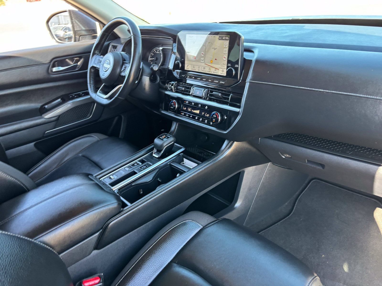 Certified 2023 Nissan Pathfinder SL FWD image 13