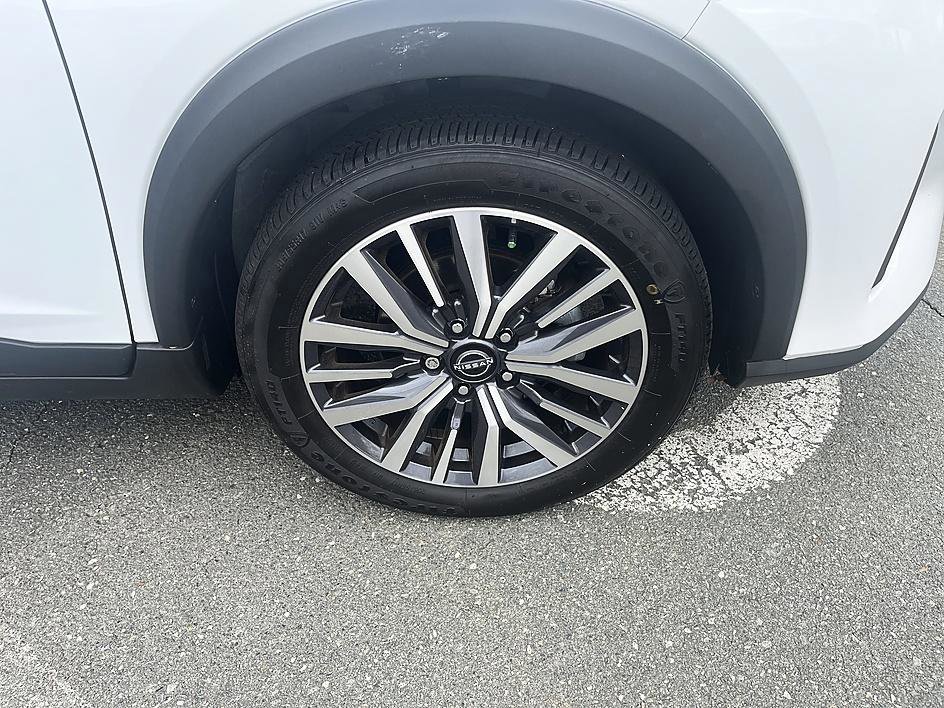 Certified 2024 Nissan Kicks SV image 11