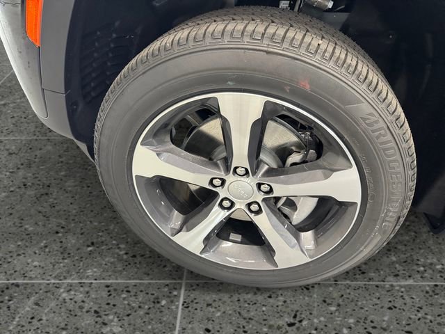 New 2026 Jeep Grand Cherokee L Limited AWD/4WD image 24