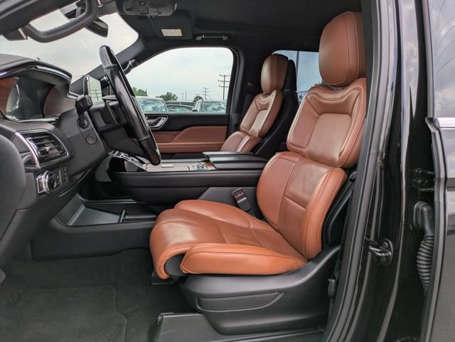 Used 2019 Lincoln Navigator Reserve AWD/4WD image 7