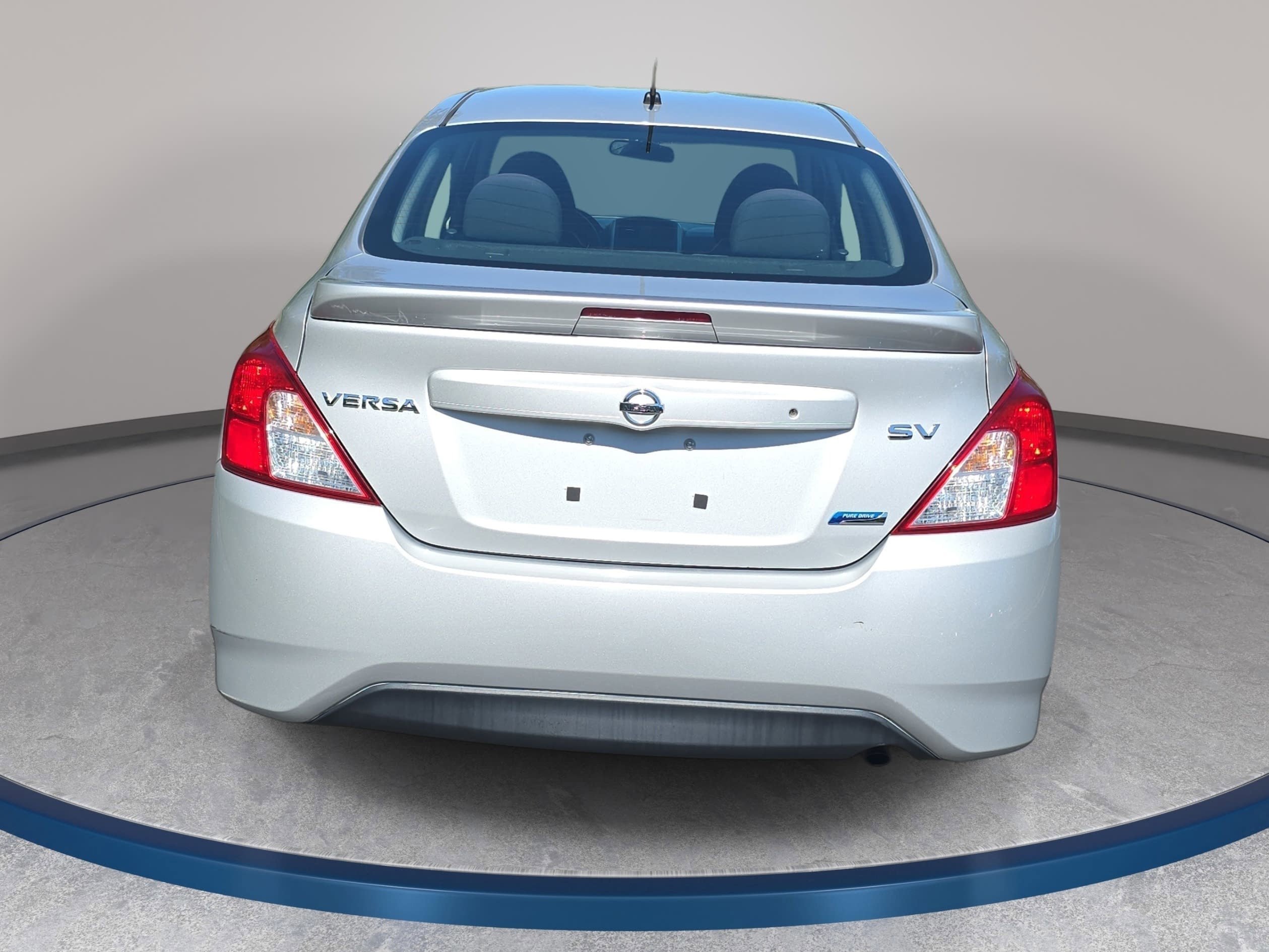 Used 2016 Nissan Versa SV FWD image 6