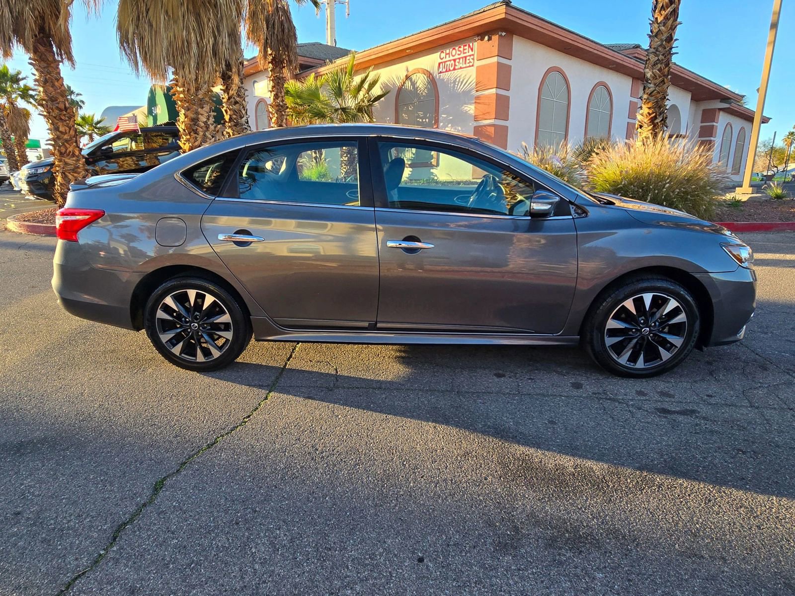 Used 2019 Nissan Sentra SR w/ Premium Package (SR) image 3