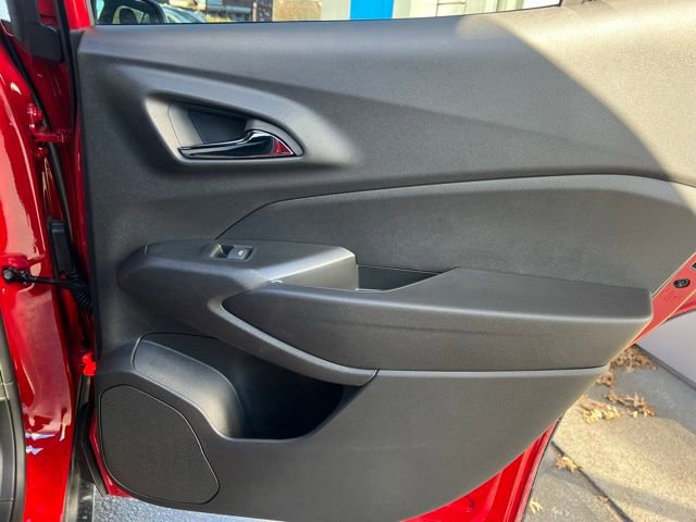 New 2026 Chevrolet Trax RS w/ Sunroof Package image 24