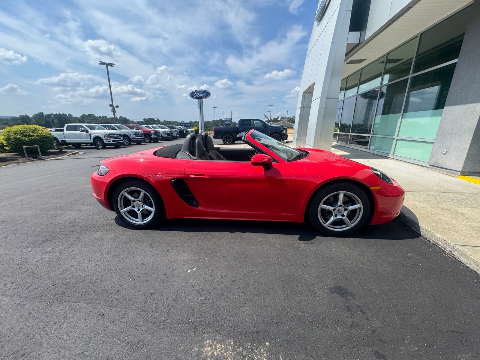 Used 2019 Porsche 718 Boxster RWD image 4