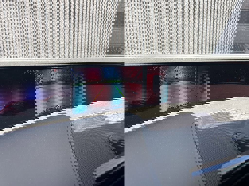 Used 2025 Lincoln Nautilus Reserve AWD/4WD image 32