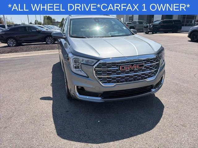 Used 2023 GMC Terrain Denali w/ Denali Premium Package AWD/4WD image 4