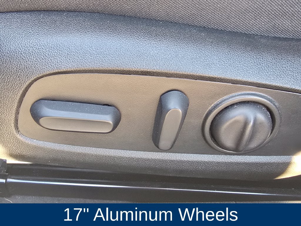 Used 2025 Chevrolet Malibu LT FWD image 17