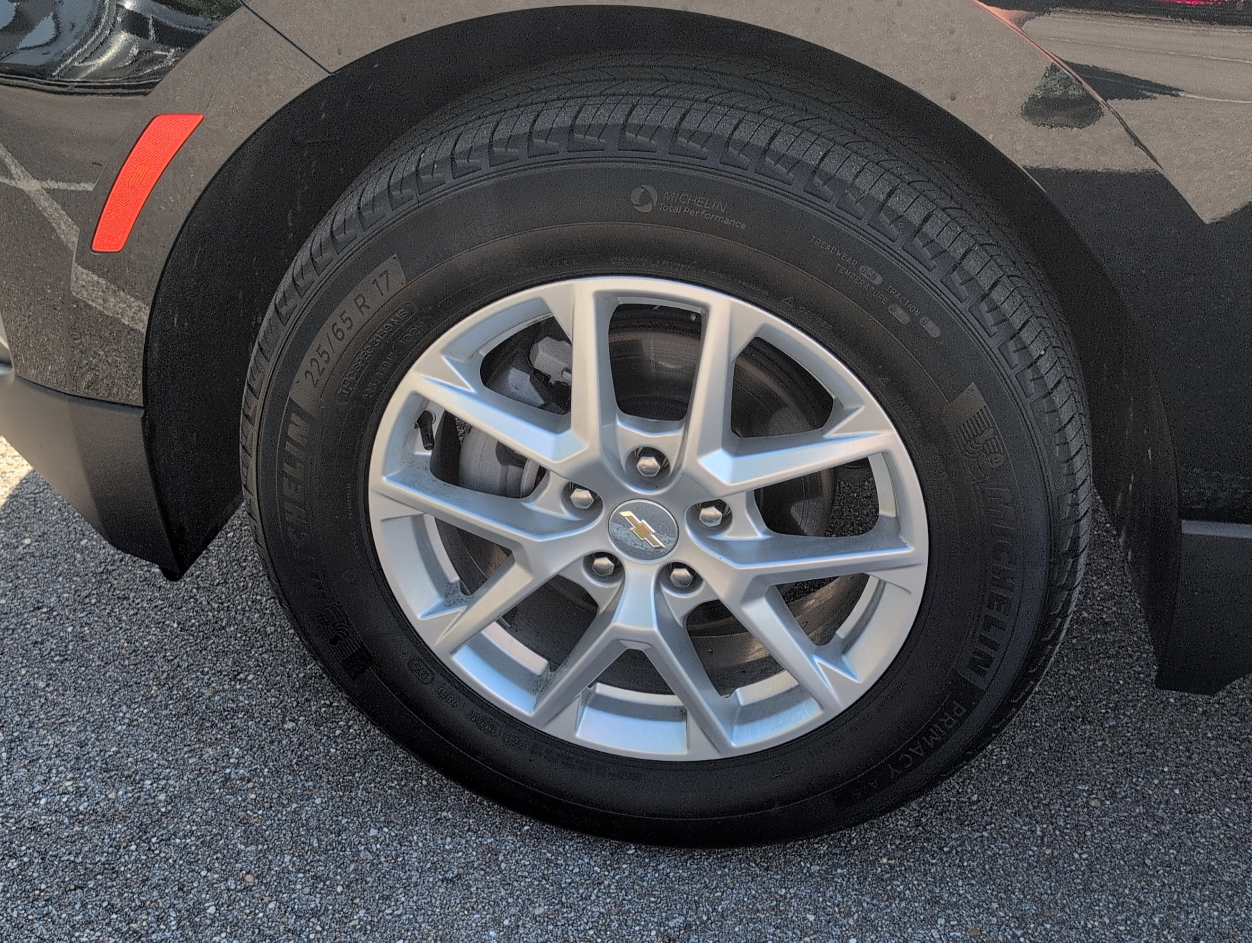 Certified 2024 Chevrolet Equinox LT w/ LPO, Floor Liner Package FWD image 11