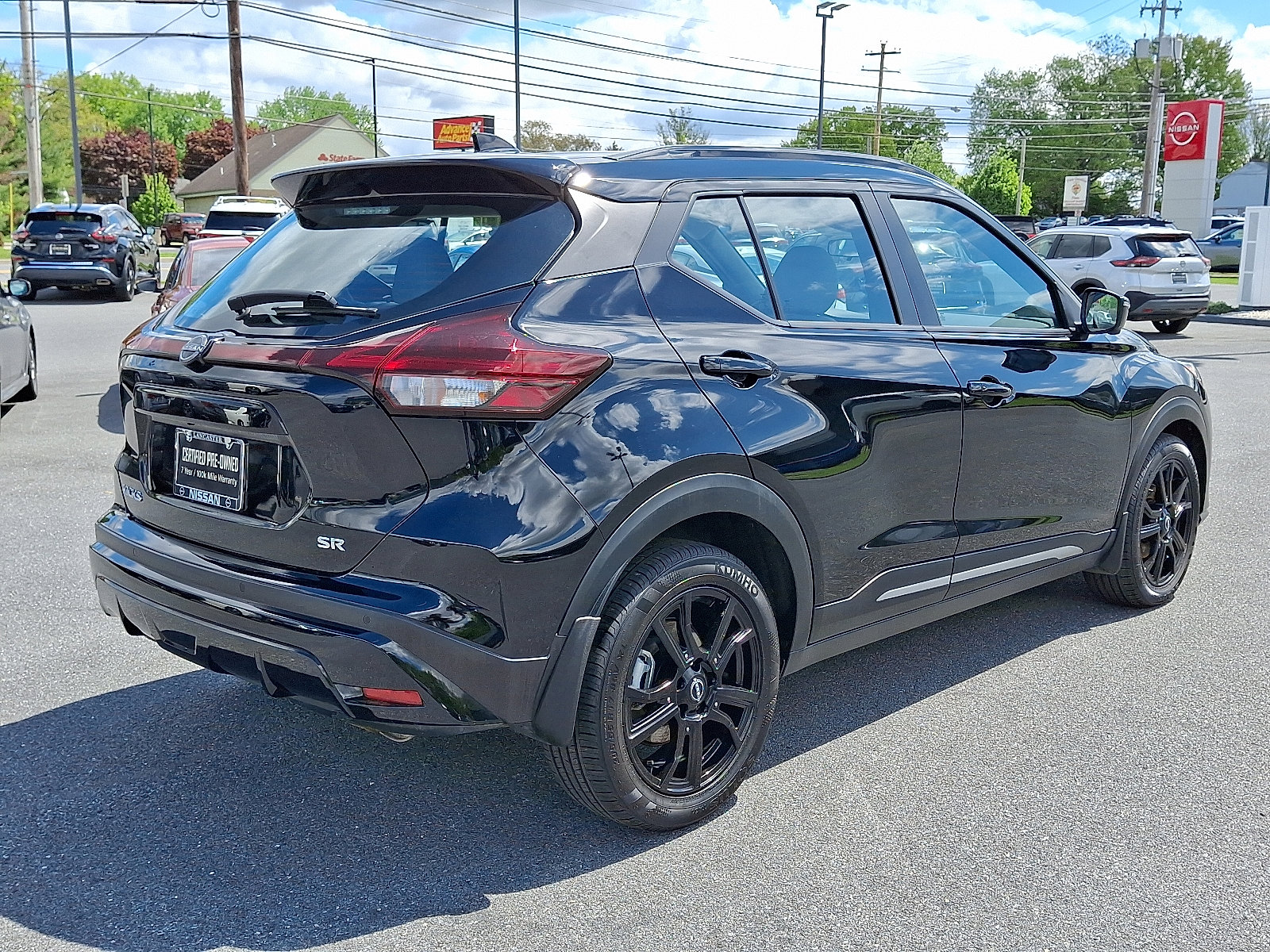 Certified 2023 Nissan Kicks SR w/ SR Premium Package FWD image 8