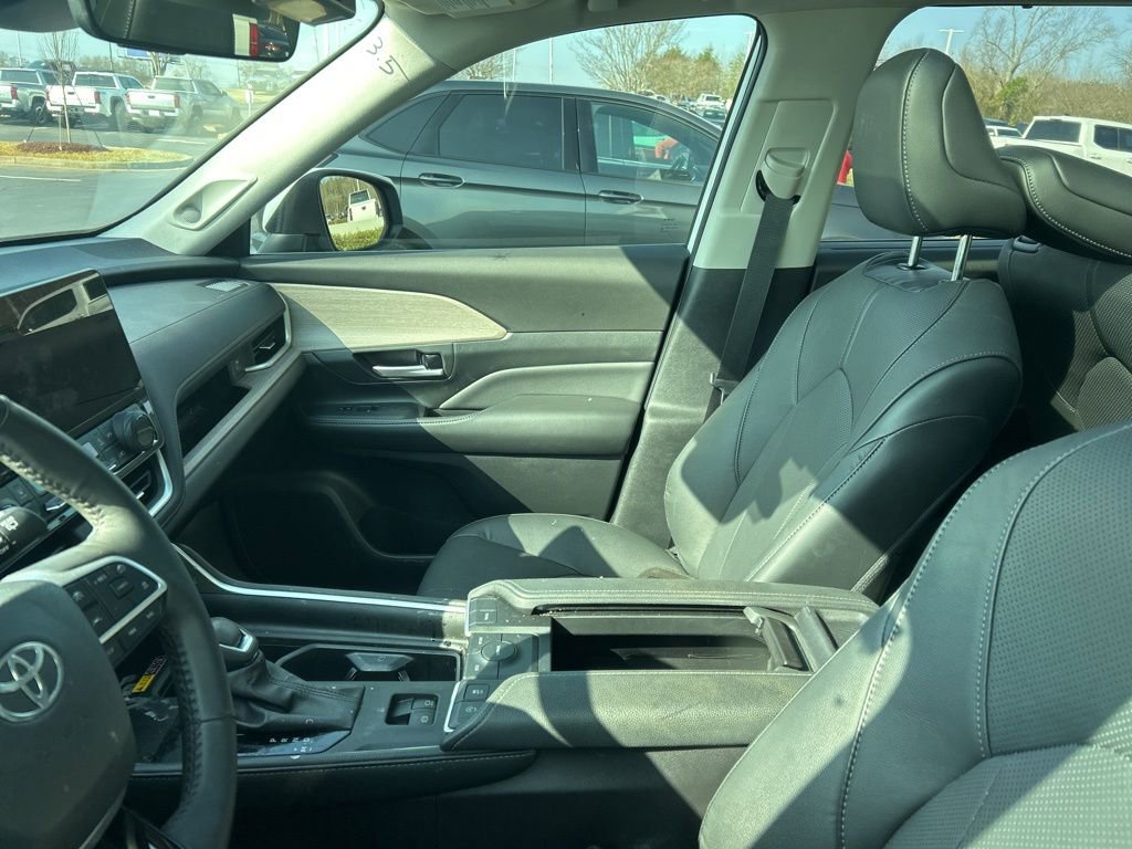 Used 2024 Toyota Grand Highlander Limited image 12