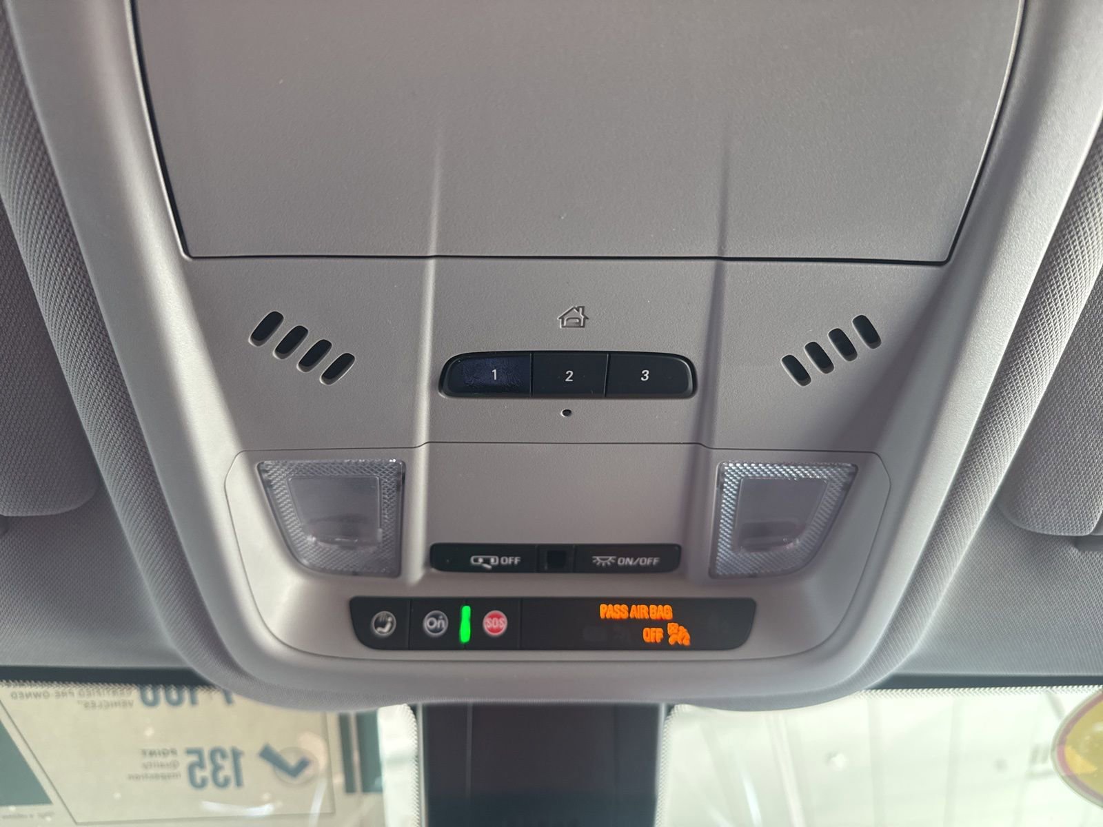 Used 2023 Chevrolet Equinox Premier image 37