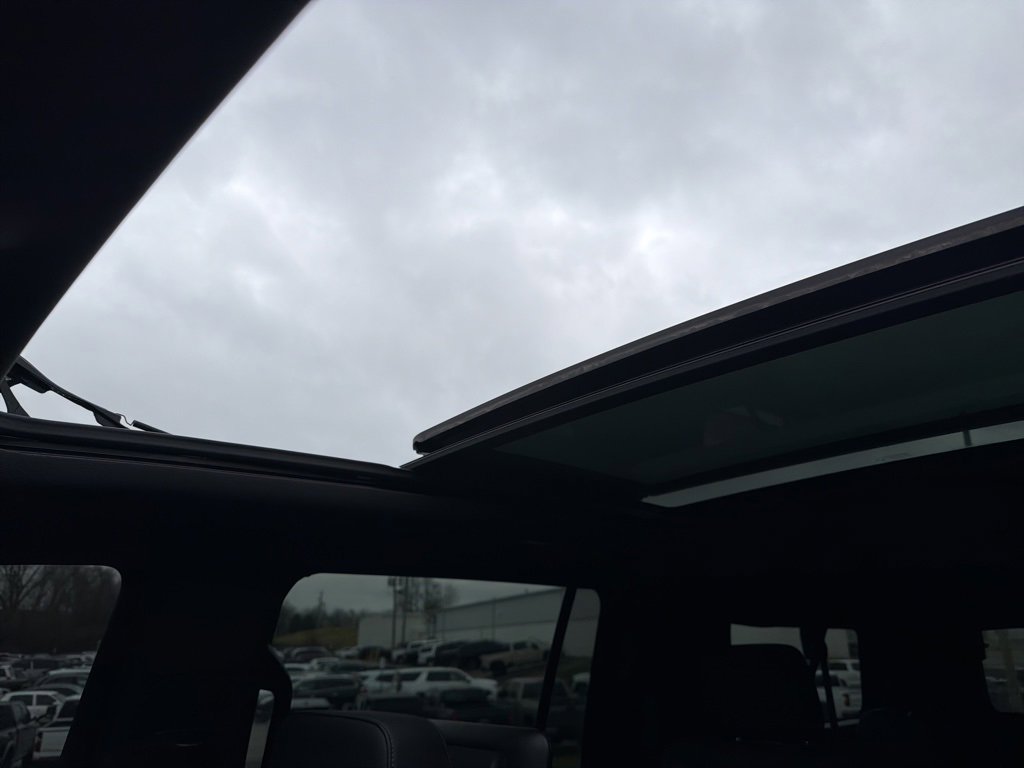 Used 2024 Chevrolet Suburban Z71 w/ Luxury Package image 16