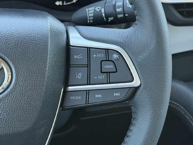 New 2026 Toyota Sienna XLE FWD image 14